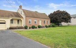 25 Bellevue Avenue, Westerly, RI 02891