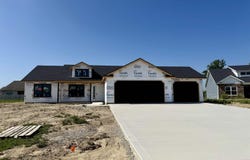 3042 E Butler Court, Columbia City, IN 46725
