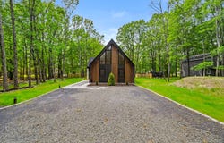 2154 Valleyview Drive, Bushkill, PA 18324