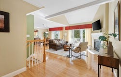 11 Swan Ln, Andover, MA 01810