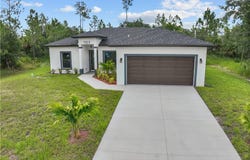 1103 East 7th St, Lehigh Acres, FL 33972
