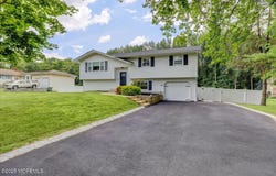 9 Hillside Terrace, Morganville, NJ 07751