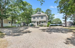 10 Stanley Road, Mashpee, MA 02649
