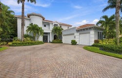 5123 Isabella Dr, Palm Beach Gardens, FL 33418