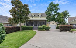 6 White Pond Boulevard, Port Royal, SC 29902