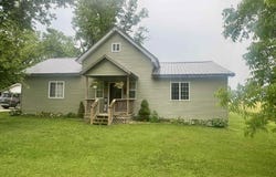 442 W OAK Street, Smithfield, IL 61477