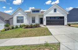 845 Kingston Hills Court, Fenton, MO 63026