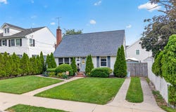 131 Dorset Avenue, Albertson, NY 11507