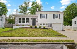 307 GLOUCESTER Avenue, SOMERDALE, NJ 08083