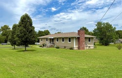 502 S Country Club Rd, Chanute, KS 66720