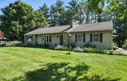 9 E Colonial Rd, Wilbraham, MA 01095