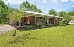 132 Ridgeway St, Sylva, NC 28779