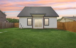517 Mountain View Trail, Granbury, TX 76049