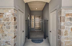 9767 W Tributary Lane, Garden City, ID 83714