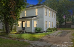 405 E STATE STREET, GREENVILLE, MI 48838