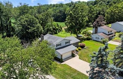 9760 Summerset Avenue NW, Uniontown, OH 44685