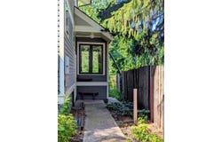 918 E Washington St, IowaCity, IA 52240
