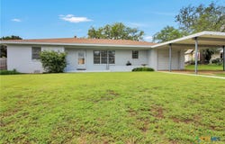 1008 W Avenue D, Belton, TX 76513