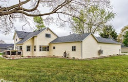 301 4th Street NE, State Center, IA 50247