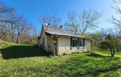 421 Versailles Street E, Versailles, MO 65084