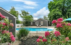 10 Tilton Road, Middletown, NJ 07748