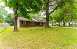 1031 S Birum Avenue, Bolivar, MO 65613