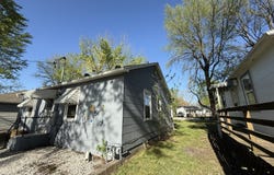 1009 S Rinker Avenue, Aurora, MO 65605