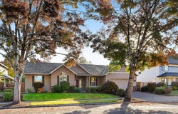 3130 N IVY Dr, Newberg, OR 97132