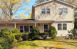 13 Hampton Avenue, Mastic, NY 11950