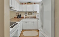 20 FAIRWAY COURT, DELAND, FL 32724