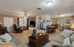 302 Blackwell St, Collins, MS 39428