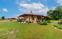 19499 Vilas RD, Holland, TX 76534