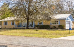 85 Beverly, Thomaston, GA 30286