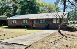 119 Sunset Drive, Eufaula, AL 36027