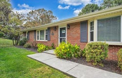 1913 McVitty Rd, Salem, VA 24153