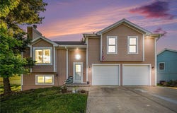 305 Crimson Court, Cameron, MO 64429