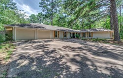 551 Holly Bush Road, Brandon, MS 39047