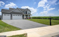 1014 DIVINITY DRIVE, GREENCASTLE, PA 17225