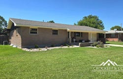 1705 Old Manor Road, Garden City, KS 67846