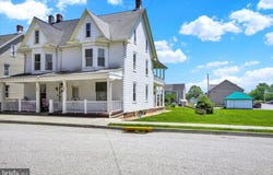 105 N YORK ST, ETTERS, PA 17319