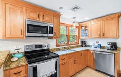 62 Eastside Rd, Wrentham, MA 02093
