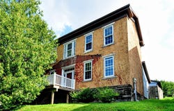223 5th St, California, PA 15419