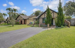 9213 NW 49th Place, Sunrise, FL 33351