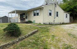 23  Fairview, Alum Creek, WV 25003