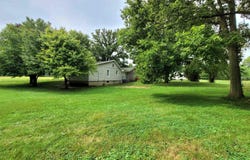 1587 W South Road, Delphi, IN 46923