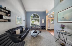 190 Lake Drive S, Algonquin, IL 60102