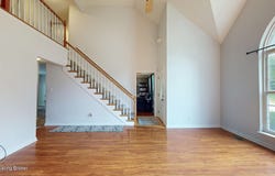 512 Valley College Dr, Louisville, KY 40272