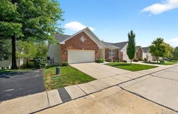 1423 Villas Estates Drive, St Louis, MO 63026