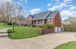 2600 Sunningdale Place E, La Grange, KY 40031