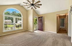 424 River Oaks Dr, Shepherdsville, KY 40165